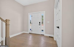 8 ARTHUR Lane, CRANBURY, NJ 08512