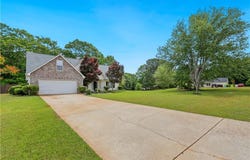 1300 Sunflower Court, Locust Grove, GA 30248