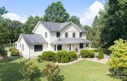 10 Old Turnpike Road, Mills River, NC 28759