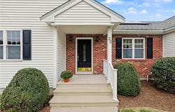 23 Valley Stream Drive, Cumberland, RI 02864