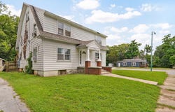 1504 N Summit Avenue, Springfield, MO 65803