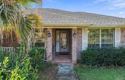 8213 Hartington Dr, Navarre, FL 32566
