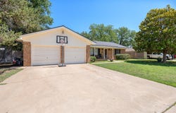 710 W Maple St, Dimmitt, TX 79027