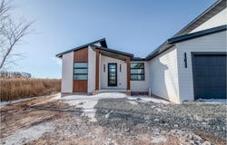 308 KERRIGAN Drive, WRIGHTSTOWN, WI 54180