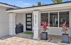 5121 NE 30th Ter, Lighthouse Point, FL 33064