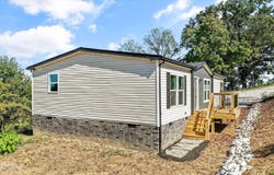 3827 Demory Rd, LaFollette, TN 37766