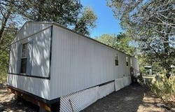 423 MAKINSON RD, WEST POINT, TX 78963