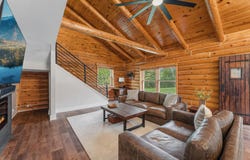 157 Ideal Avenue N, Mahtomedi, MN 55115