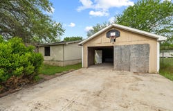 205 Skycrest Dr, Martindale, TX 78655
