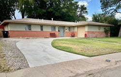 28 Forest Dr, Roswell, NM 88203
