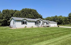221 RIDGEWOOD Court, Dahinda, IL 61428