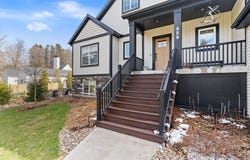 489 S Union Street, Douglas, MI 49406