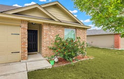 138 Talon Dr, Luling, TX 78648