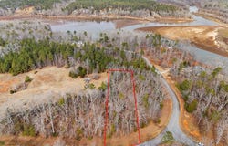 504 Terrapin Pointe Road, Hodges, SC 29653