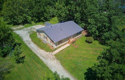 8011 SE Croco RD, Berryton, KS 66409