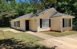 200 Pine Ridge Drive, Carrollton, GA 30117