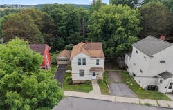 21 Elderkin Avenue, Camillus, NY 13031