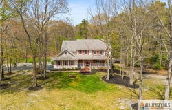 1 Pine View Court, Monroe, NJ 08831