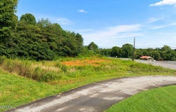 124 Holt Drive, Loudon, TN 37774