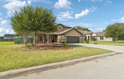 1627 STONE HVN, Pleasanton, TX 78064