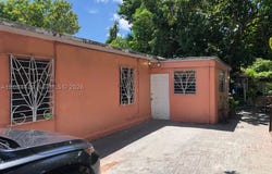 770 E 17th St, Hialeah, FL 33010