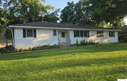 208 E Bodine Avenue, Clinton, MO 64735