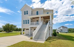 855 Cannonsgate Drive, Newport, NC 28570
