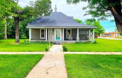 302 S Baylor Street, Perryton, TX 79070