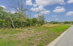 104 Rocky Summit Ct, Spicewood, TX 78669