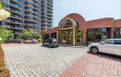 100 Carlyle Dr, Cliffside Park Boro, NJ 07072-1813