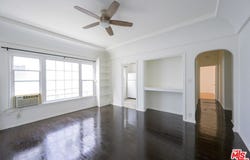 127 N Hamilton Dr, Beverly Hills, CA 90211