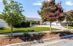 612 Lakeside Avenue, Redlands, CA 92373