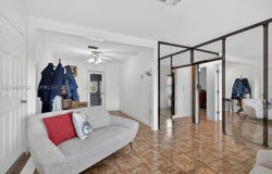 733 W 33rd St, Hialeah, FL 33012