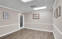 425 E Crossville Road, Roswell, GA 30075