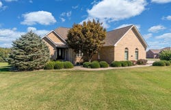 33 Bogey Lane, Makanda, IL 62958