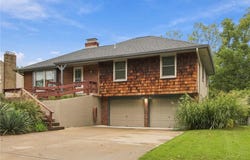 6009 N Wyandotte Street, Gladstone, MO 64118