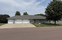 308 E Wagner St, Marion, SD 57043