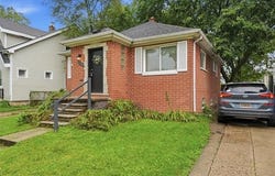 550 E Muir Avenue, Hazel Park, MI 48030