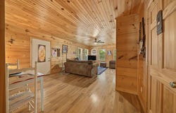 164 Kangaroo Ridge Rd, Byrdstown, TN 38549