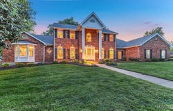 8831 Gladlea Drive, Sunset Hills, MO 63127