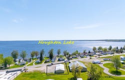 6415 W Houghton Lake Drive, Houghton Lake, MI 48629