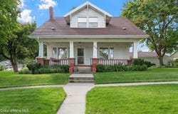 341 S Broadway St, Tekoa, WA 99033