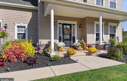 10 HOLLY Lane, ETTERS, PA 17319