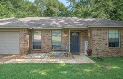 9165 Stonecreek Dr, Tyler, TX 75703