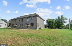 27 LAUSCH Road, DENVER, PA 17517