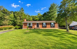 5028 Sunny Side Dr, Roanoke, VA 24018