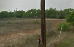 1560 S VIEW DR, Lytle, TX 78052-3470