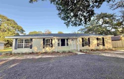 217 7th Ave, Atmore, AL 36502