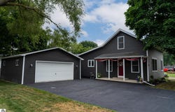 522 N 2nd Street, Shepherd, MI 48883