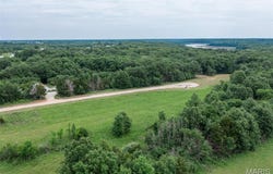 16 Halyon Estates, Perry, MO 63462